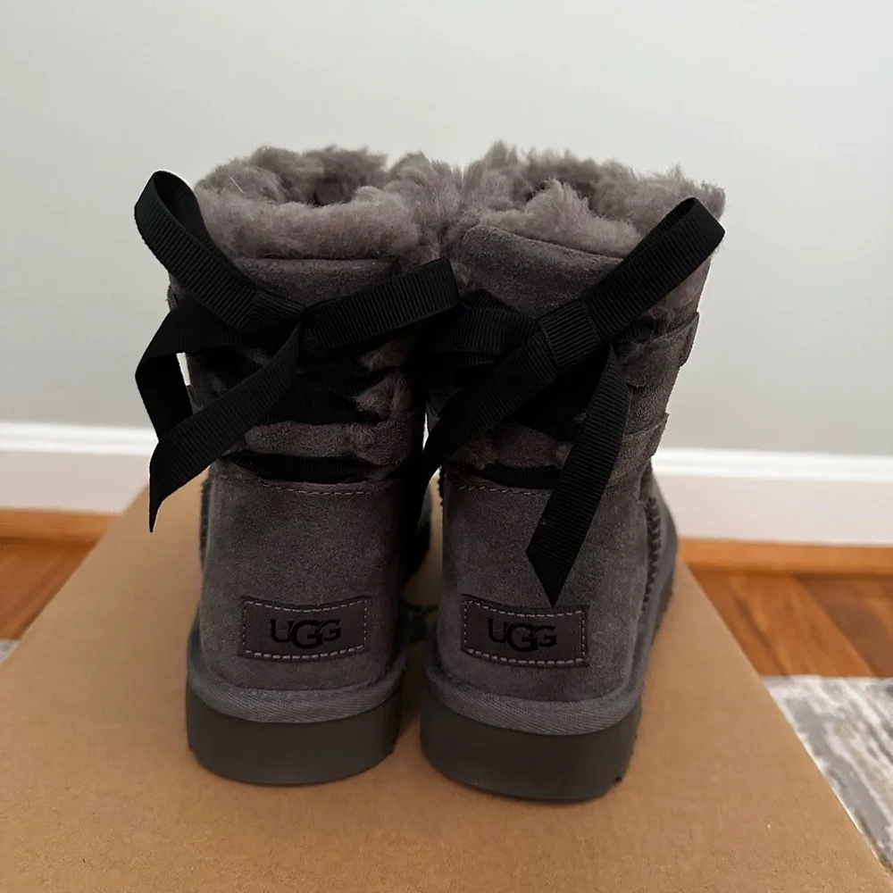UGG Gray Mini Continuity Bow Women Sz 6 - Picture 3 of 14